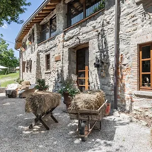 Cascina Mirandola בית חווה